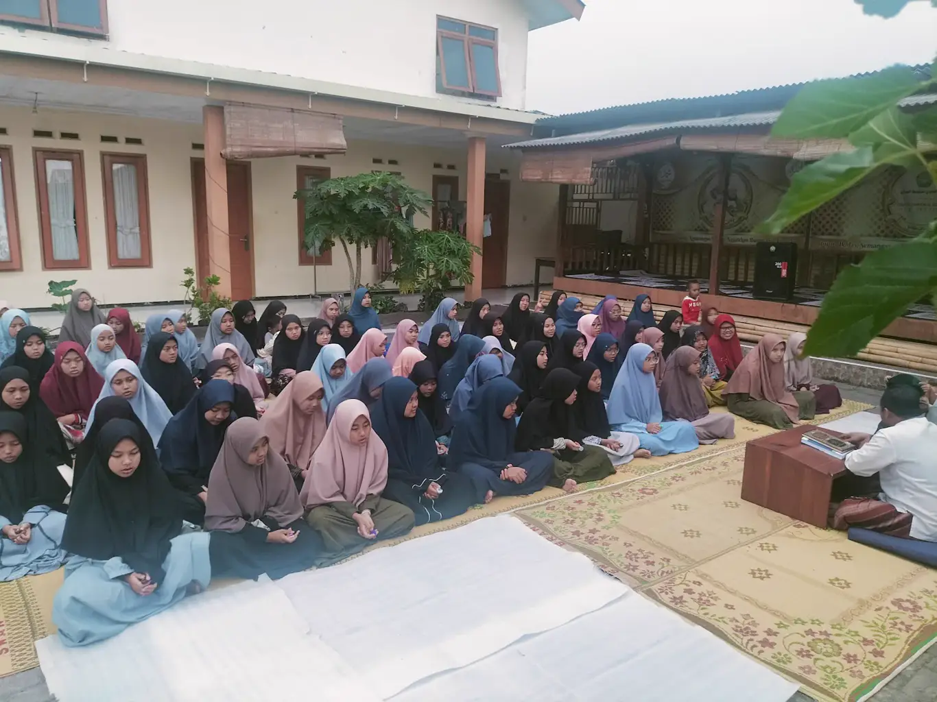 Halaqah santri Ribath Al-Hadi
